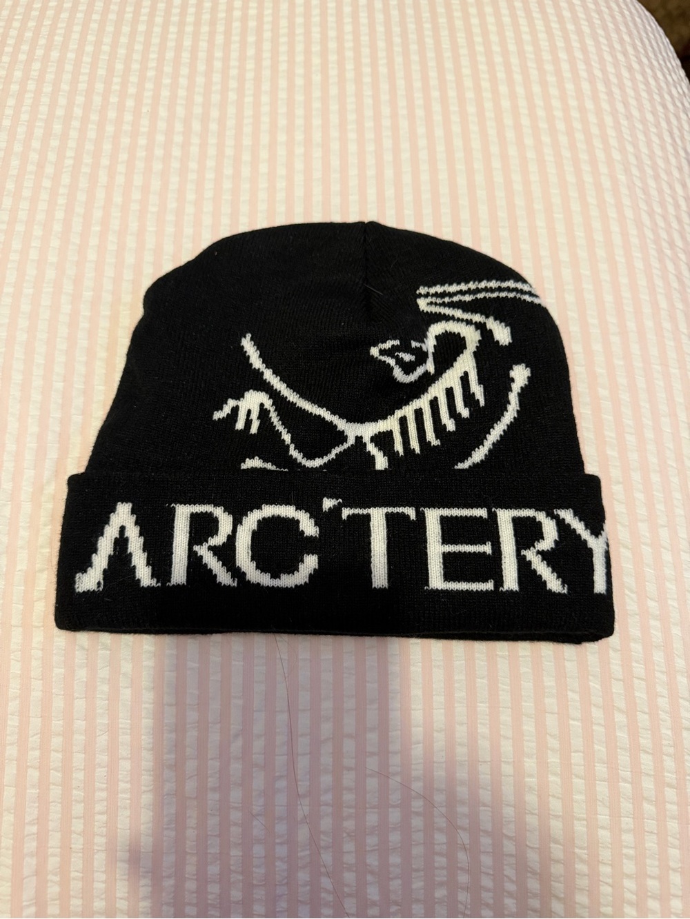 Arc'teryx Black and White Logo Knit Cuff Beanie